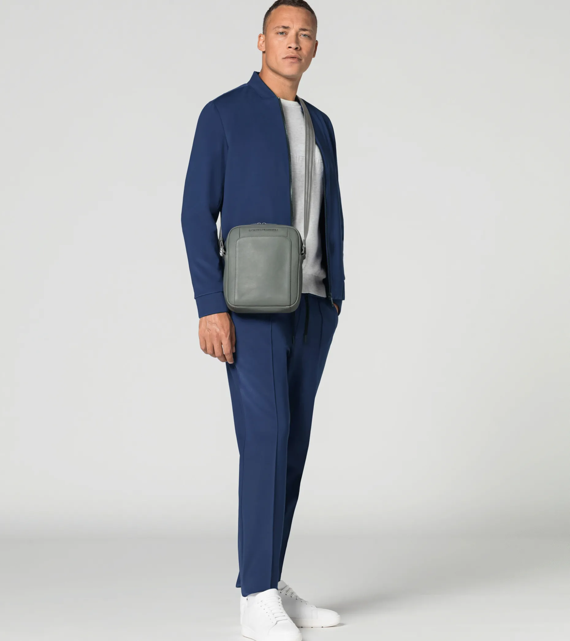 Roadster Leather Shoulderbag Xs