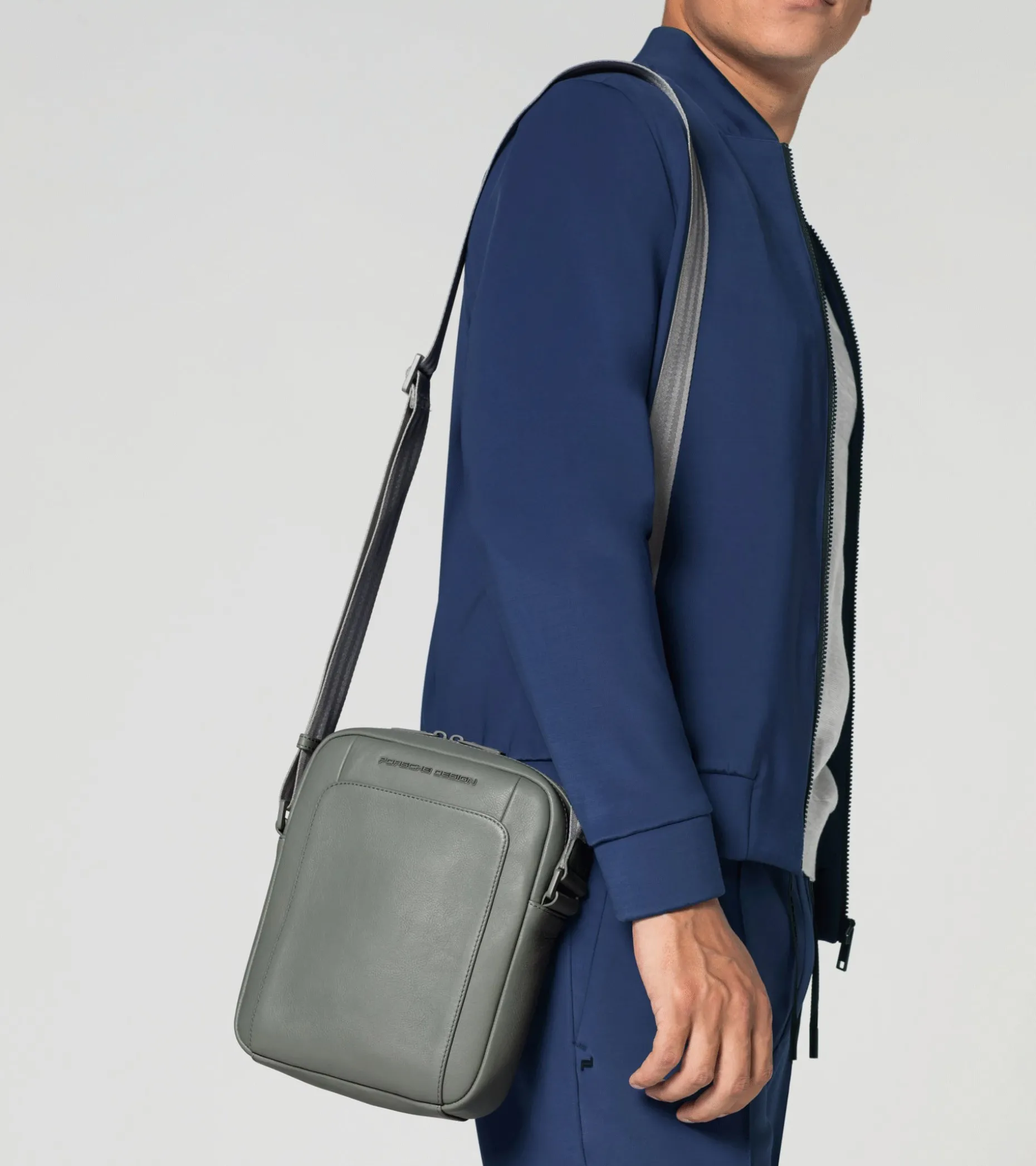 Roadster Leather Shoulderbag Xs